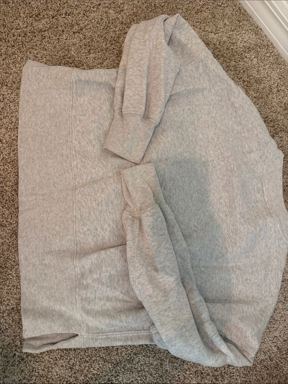 Abercrombie Calabasas California Grey Graphic Sweatshirt waist length